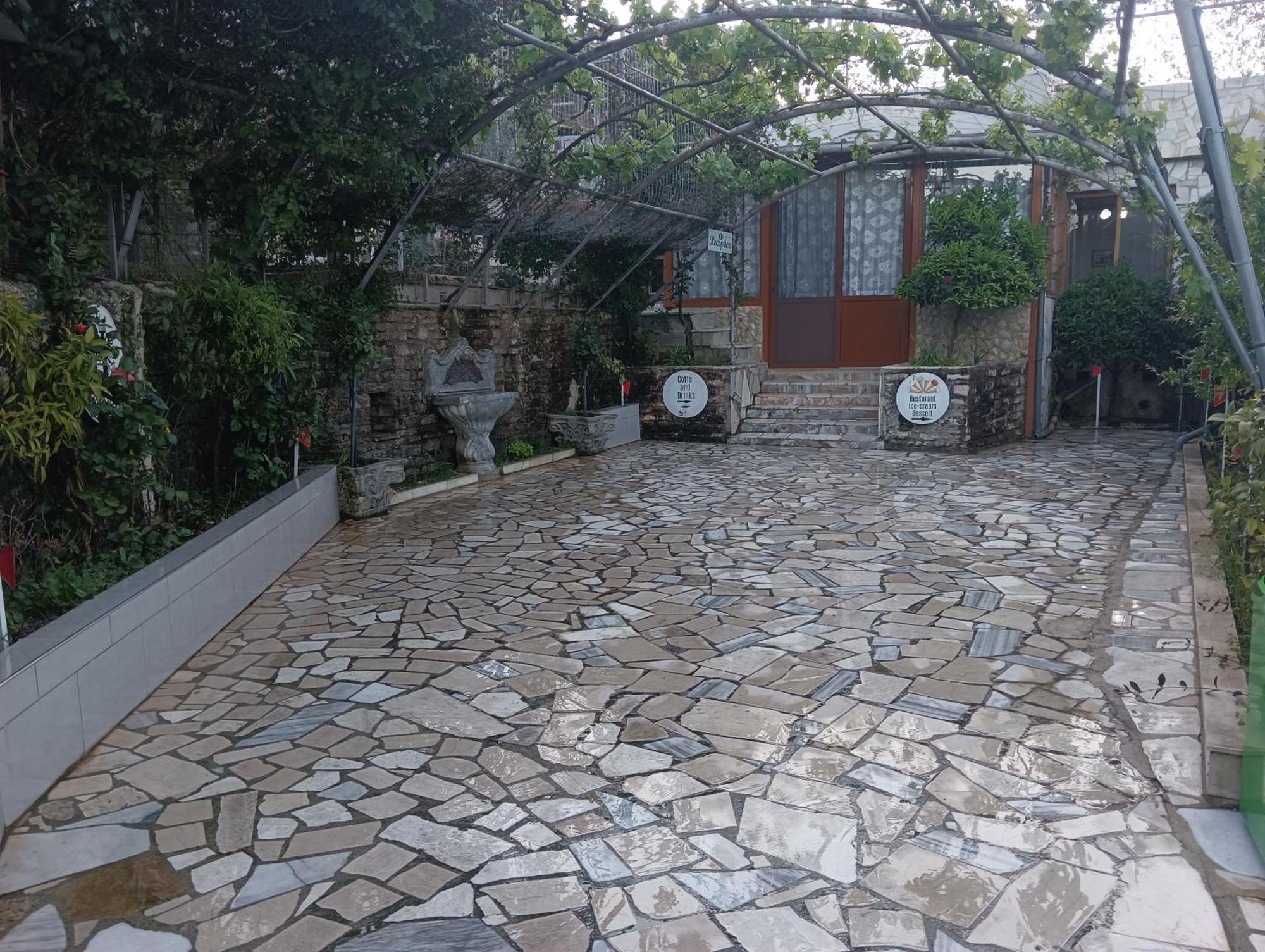 Gjirokastër Guest House Bake المظهر الخارجي الصورة